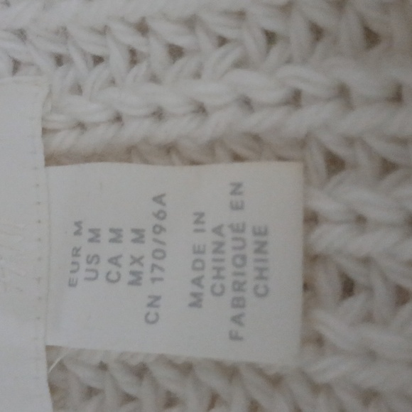 Ladies Sweater - Picture 2 of 3